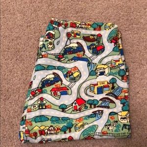 LuLaRoe unicorn roads print one size